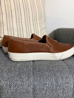 Keds Women's Slip-On Loafers in Brown with White Sole, sz 7, VGUC